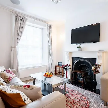 Spacious, Bright & Cosy ~ Ideal Victoria Location! London Exterior photo