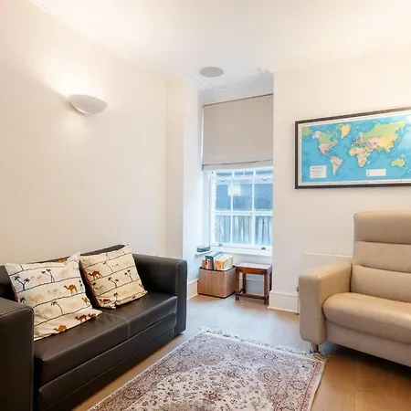 Spacious, Bright & Cosy ~ Ideal Victoria Location! London Exterior photo